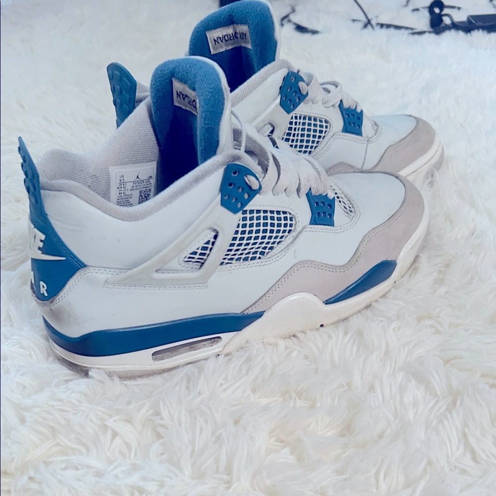 Nike Kids Sneakers in Blue and White